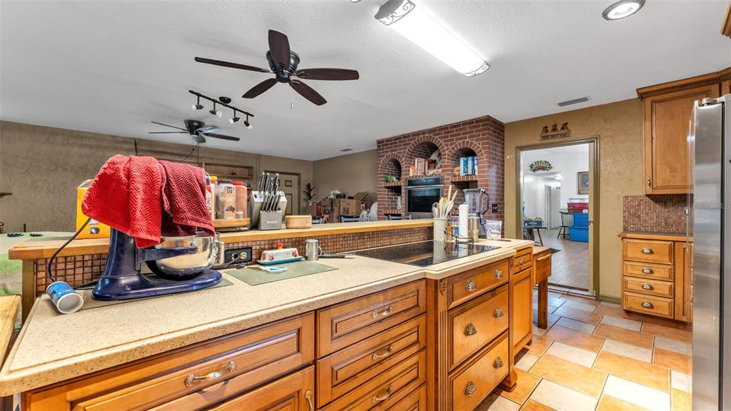 1121 Old Polk City Road Lakeland, FL 33809 - Photo 25 of 46