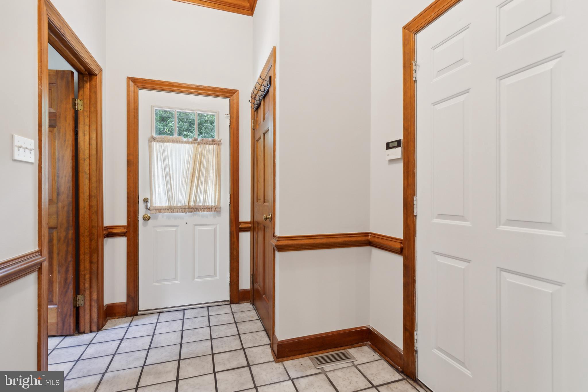 12392 Henderson Road Clifton, VA 20124 - Photo 21 of 61 Mud Room