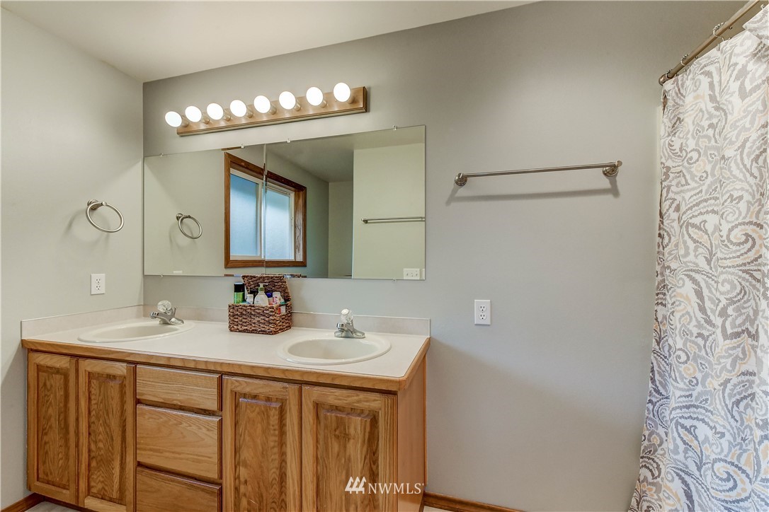 1073 Arrowhead Road Camano Island, WA 98282 - Photo 12 of 21 Gallery Image 12