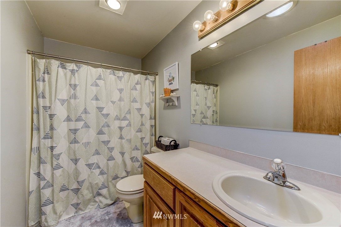 1073 Arrowhead Road Camano Island, WA 98282 - Photo 14 of 21 Gallery Image 14