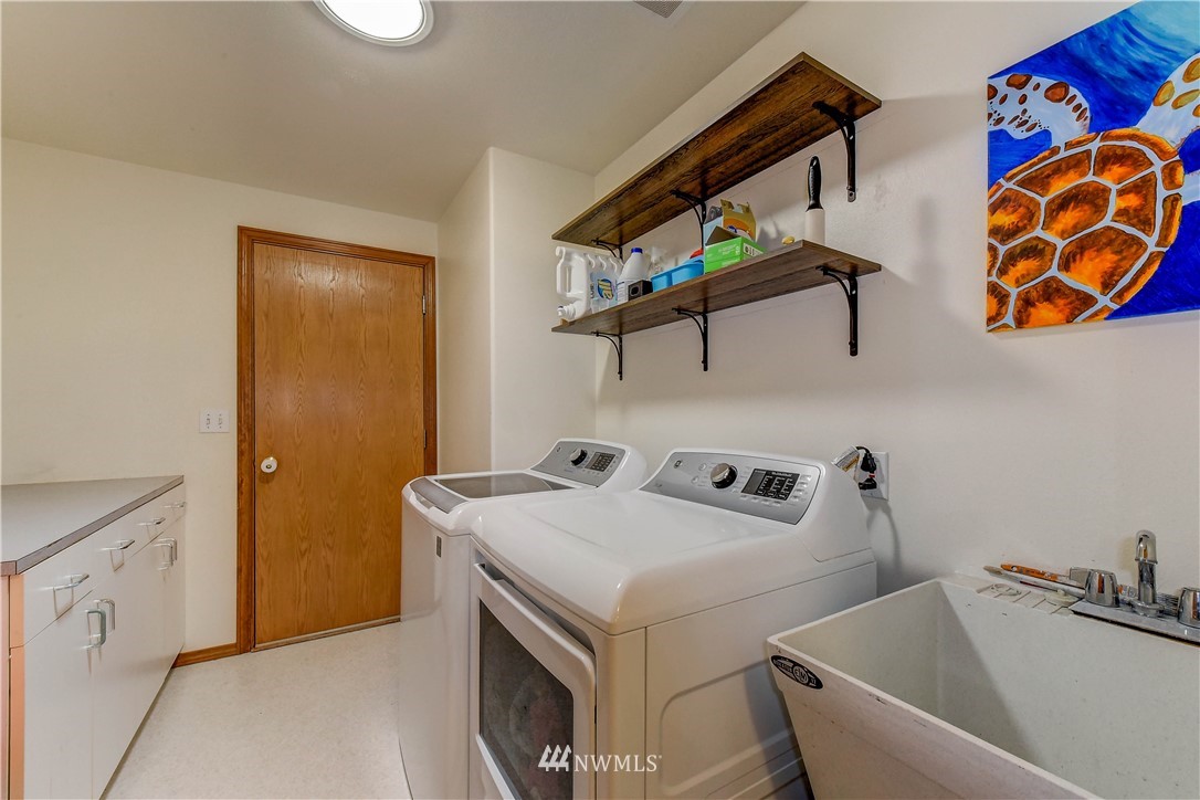 1073 Arrowhead Road Camano Island, WA 98282 - Photo 16 of 21 Gallery Image 16