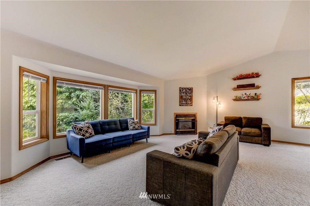 1073 Arrowhead Road Camano Island, WA 98282 - Photo 3 of 21 Gallery Image 3