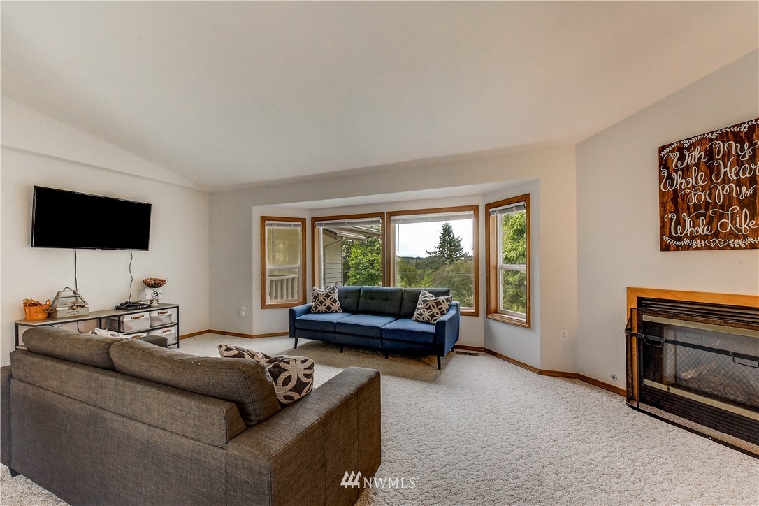 1073 Arrowhead Road Camano Island, WA 98282 - Photo 4 of 21 Gallery Image 4