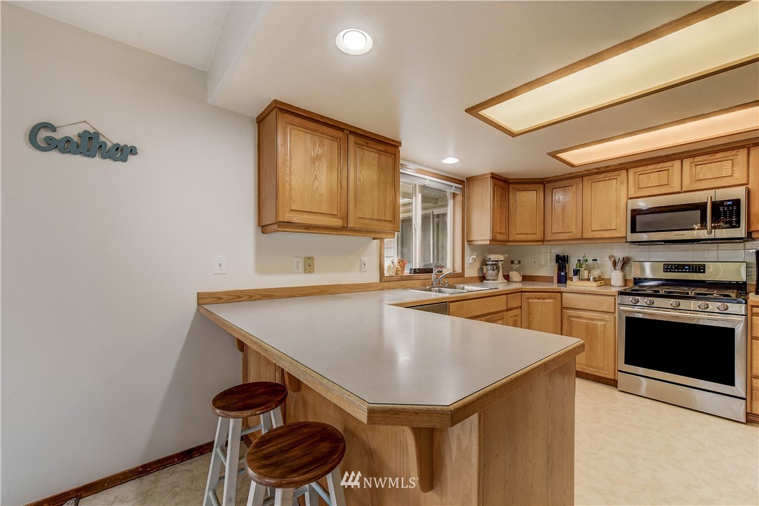1073 Arrowhead Road Camano Island, WA 98282 - Photo 7 of 21 Gallery Image 7