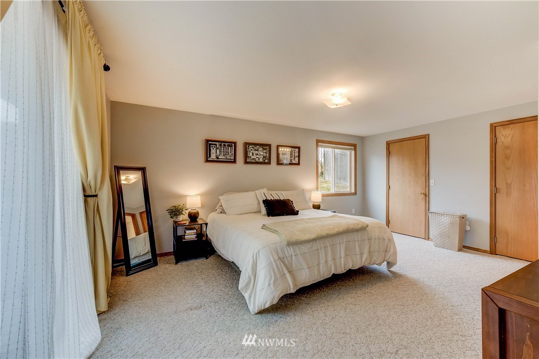 1073 Arrowhead Road Camano Island, WA 98282 - Photo 10 of 21 Gallery Image 10