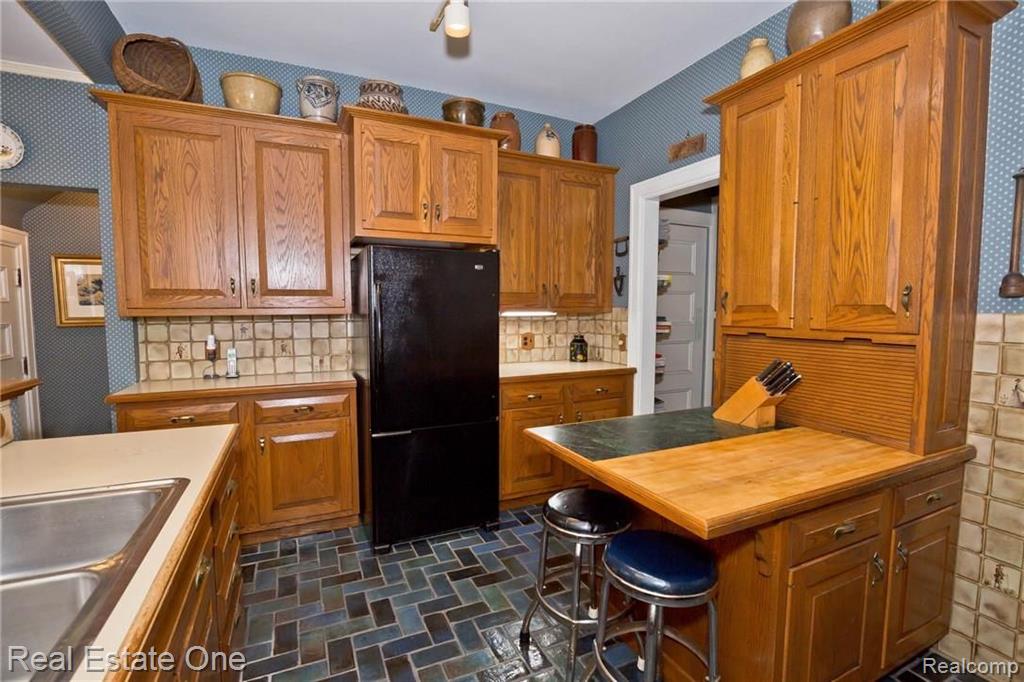 17615 Hamilton Road Detroit, MI 48203 - Photo 29 of 58