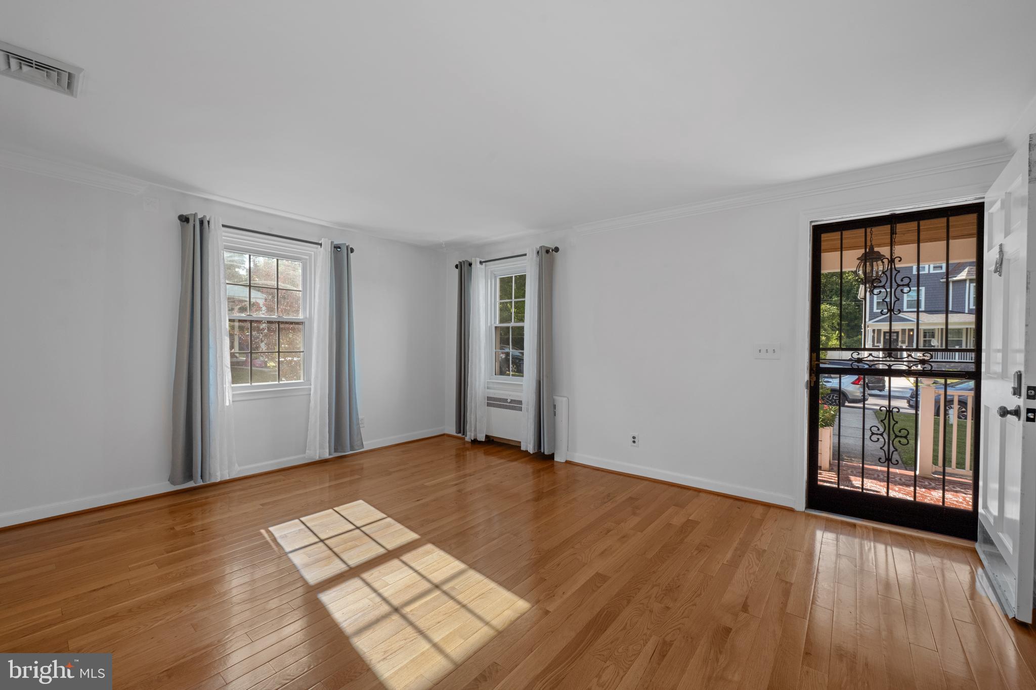 2713 Cheswolde Road Baltimore, MD 21209 - Photo 6 of 41 Warm Hardwood floors