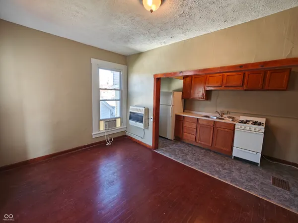 $895 | 202 East Taylor Street, Unit 1, Shelbyville, IN 46176