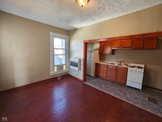 $695 | 202 East Taylor Street, Unit 1, Shelbyville, IN 46176