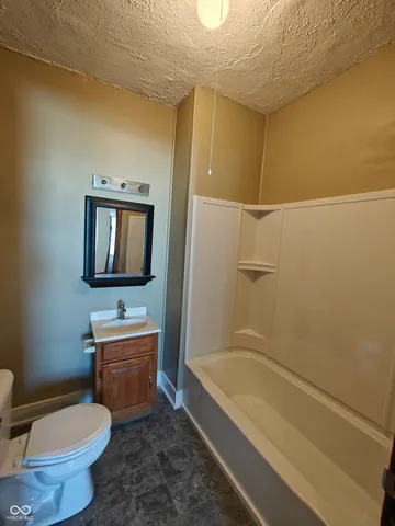 $695 | 202 East Taylor Street, Unit 1, Shelbyville, IN 46176