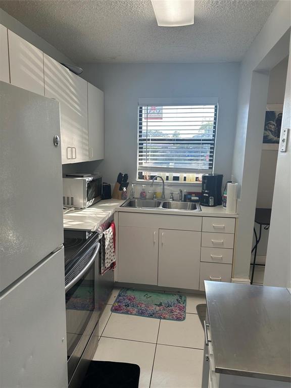 4121 Northeast 21st Terrace, Unit 3 Lighthouse Point, FL 33064 - Photo 3 of 40 GetMedia (7)
