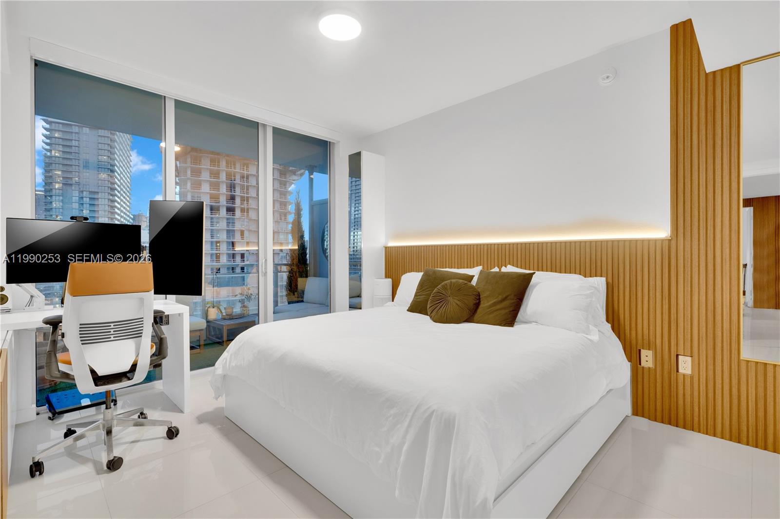 92 Southwest 3rd Street, Unit 2802 Miami, FL 33130 - Photo 14 of 44