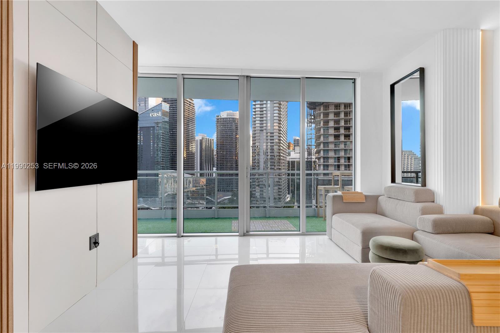 92 Southwest 3rd Street, Unit 2802 Miami, FL 33130 - Photo 3 of 44