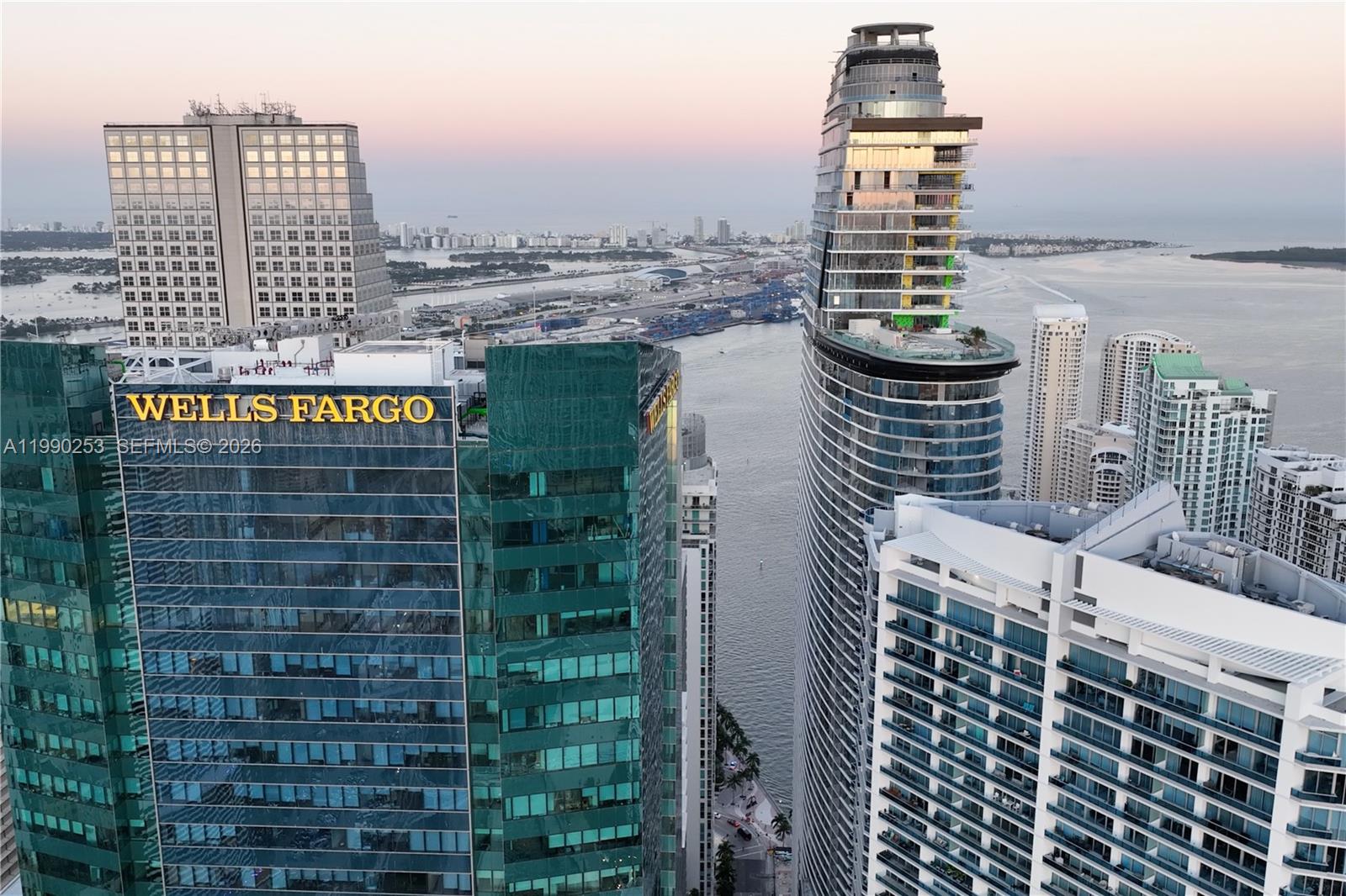 92 Southwest 3rd Street, Unit 2802 Miami, FL 33130 - Photo 39 of 44