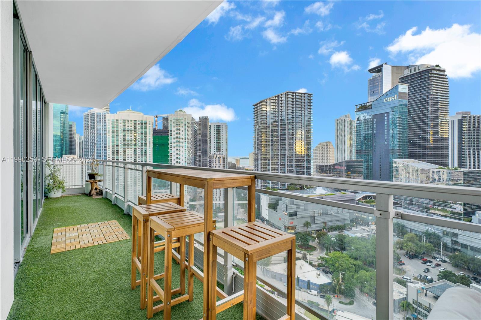 92 Southwest 3rd Street, Unit 2802 Miami, FL 33130 - Photo 4 of 44