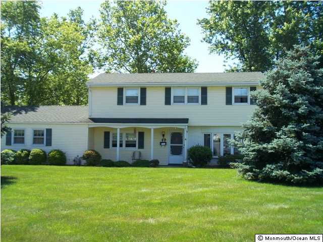 49 Lone Oak Road Middletown, NJ 07748 - Photo 1 of 3 Primary Photo