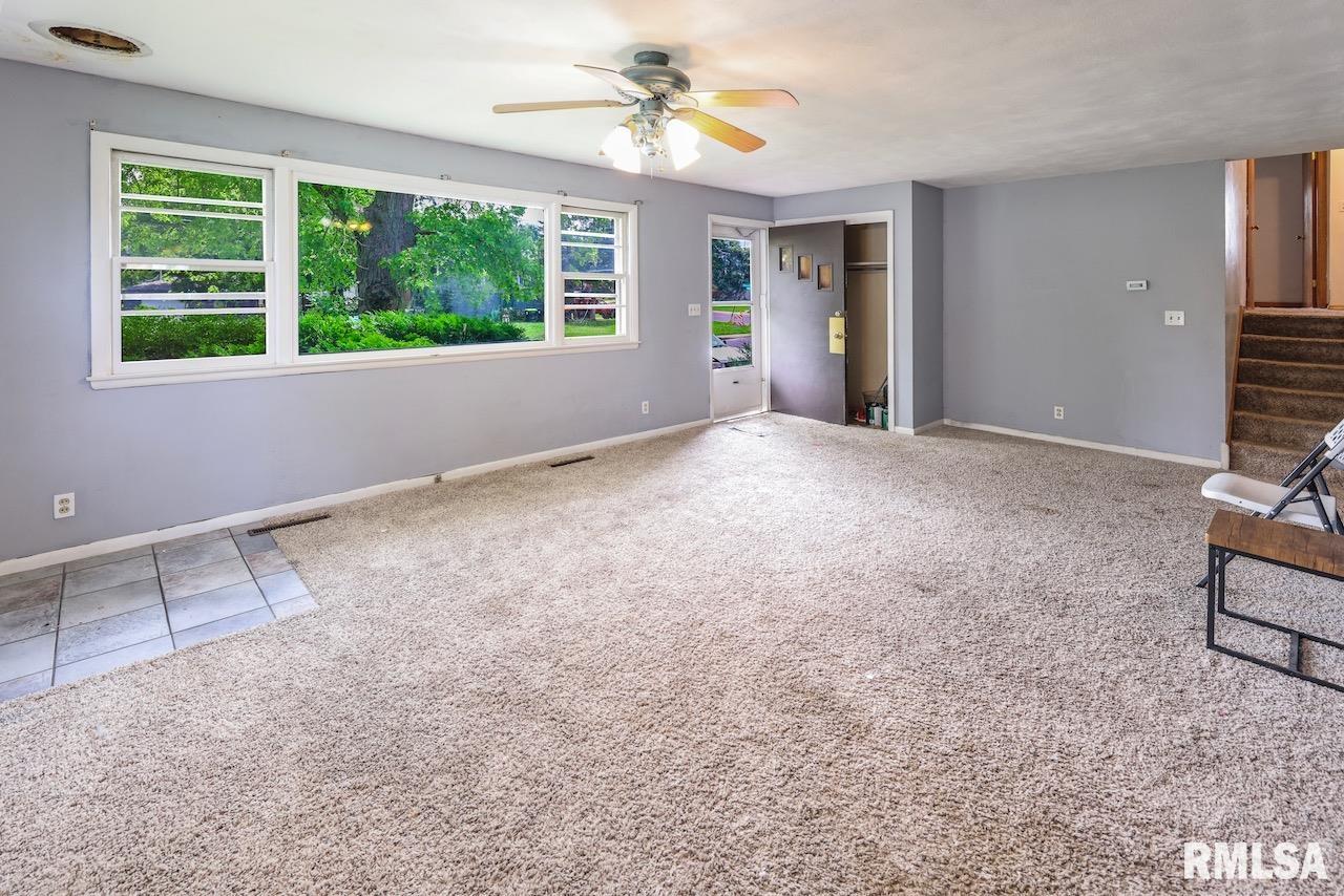 503 Devonshire Road Washington, IL 61571 - Photo 3 of 15 Gallery Image 3