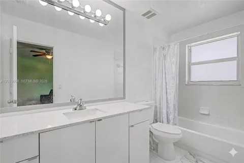 $999,000 | 18901 Southwest 15th Street, Pembroke Pines, FL 33029