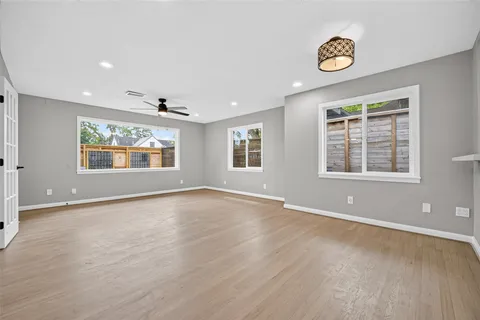 $425,000 | 419 Fairbanks Street, Houston, TX 77009