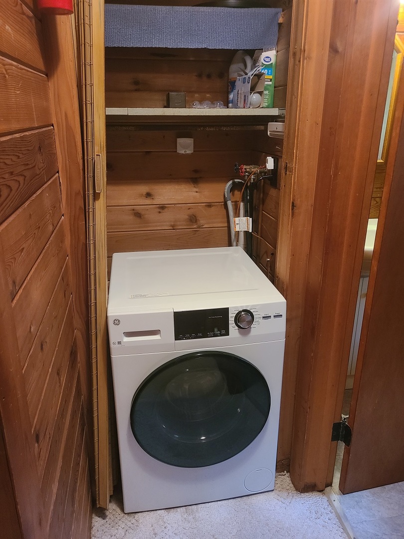 110 Hickory Lane Dixon, IL 61021 - Photo 14 of 24 a utility room with dryer and washer