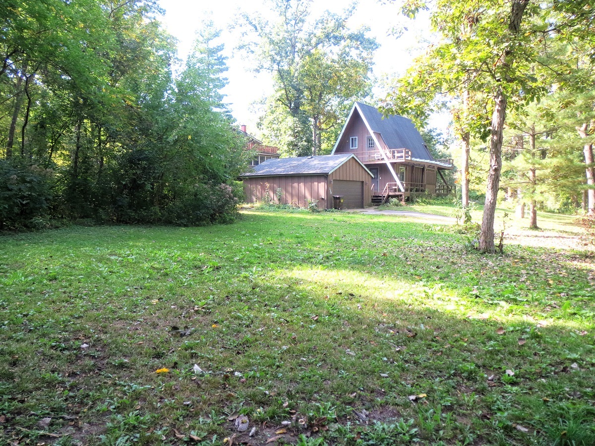 110 Hickory Lane Dixon, IL 61021 - Photo 23 of 24 a view of a house with yard and tree s