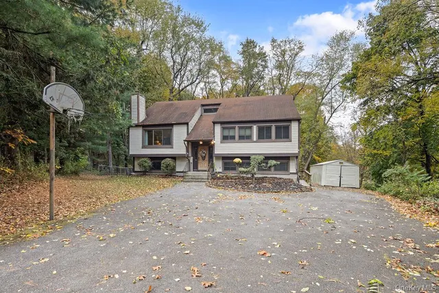 a house view with a outdoor space
