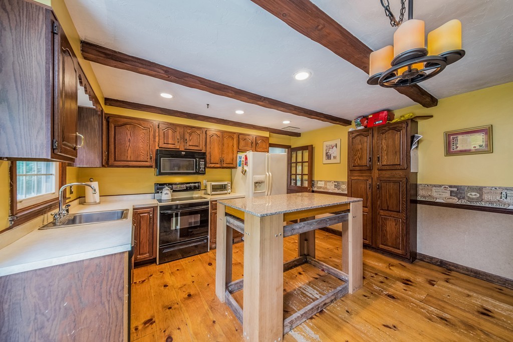 134 Valley Road Barre, MA 01005 - Photo 4 of 25