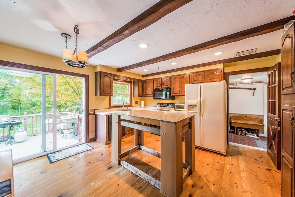 134 Valley Road Barre, MA 01005 - Photo 5 of 25