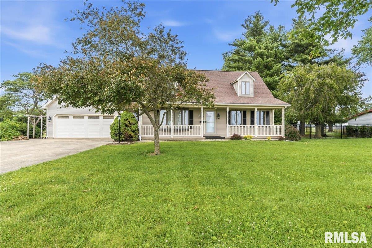 186 Sherman Street Palmyra, IL 62674 - Photo 2 of 46