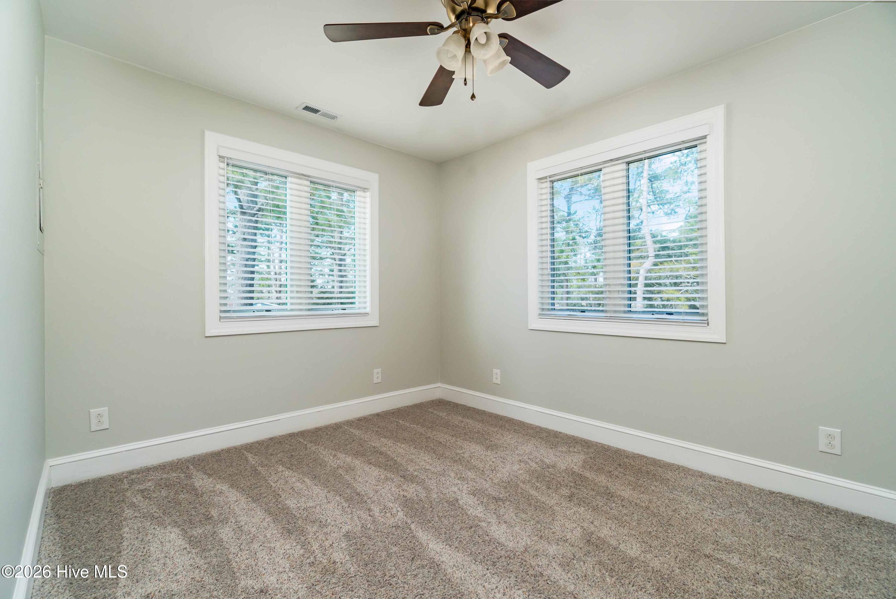 3465 Janiero Road Arapahoe, NC 28510 - Photo 25 of 48 020_Guest Room