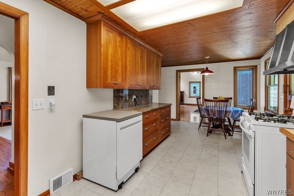 2000 West Blood Road East Aurora, NY 14052 - Photo 21 of 41 Kitchen