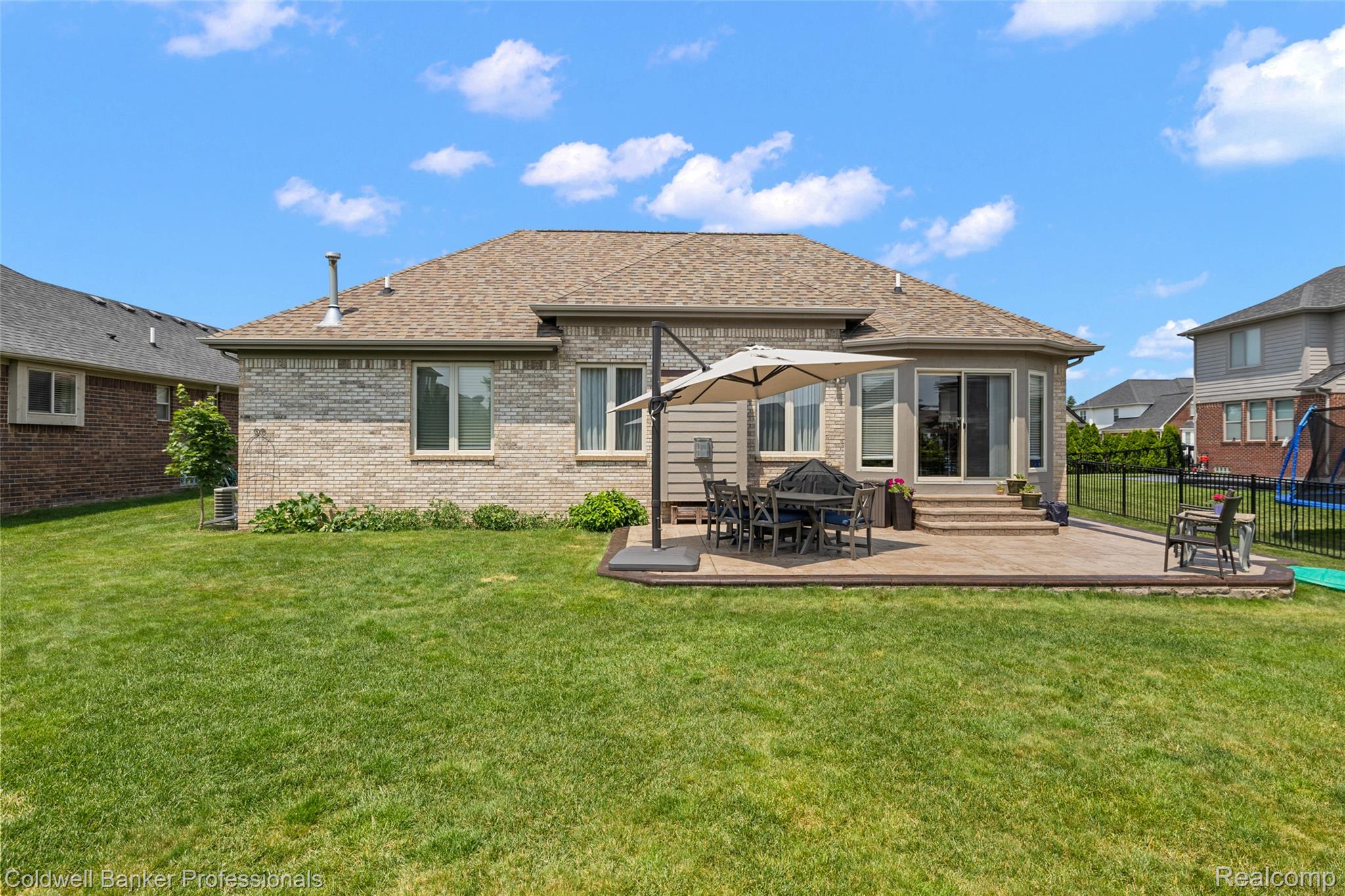 16532 Moore Park Road Macomb, MI 48044 - Photo 2 of 28