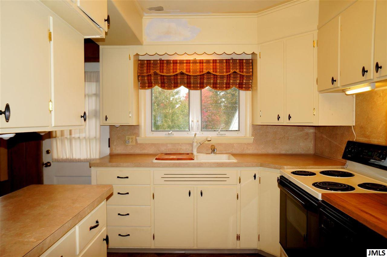 1846 Badgley Road Jackson, MI 49203 - Photo 8 of 35 Photo 8