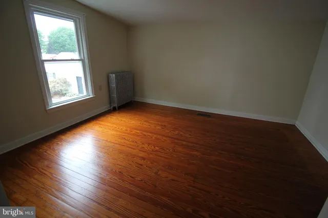 $1,895 | 549 West Main Street, New Holland, PA 17557