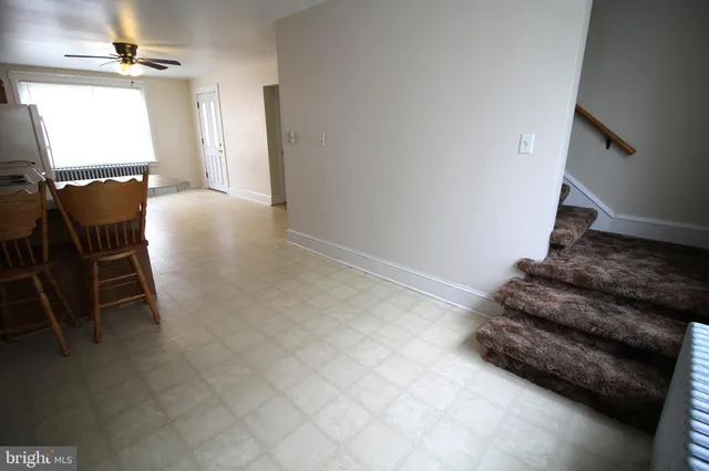 $1,895 | 549 West Main Street, New Holland, PA 17557