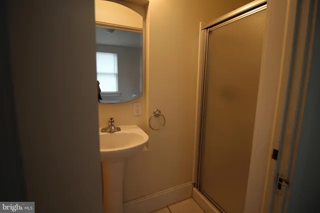 $1,895 | 549 West Main Street, New Holland, PA 17557