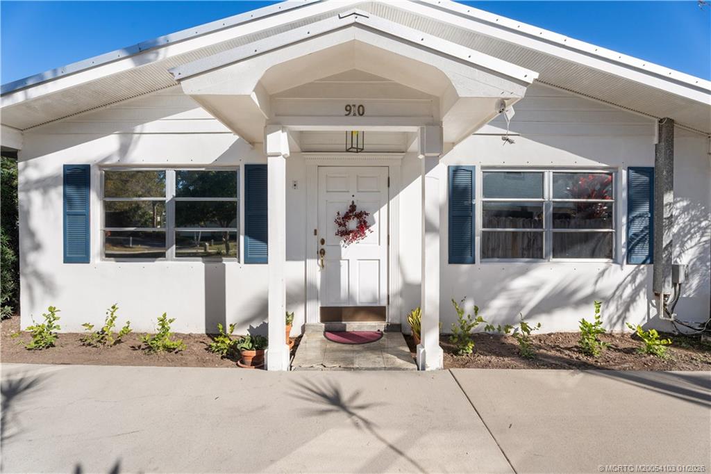 900 Northwest 11th Terrace Stuart, FL 34994 - Photo 2 of 31