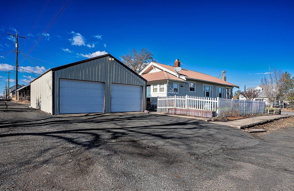 303 West 3rd Street Sprague, WA 99032 - Photo 2 of 44 Gallery Image 2