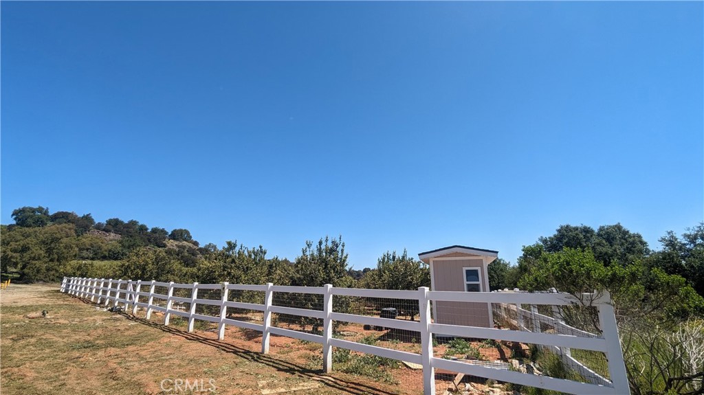 27 Vía Escalon Temecula, CA 92590 - Photo 16 of 17 a view of a roof with sitting area