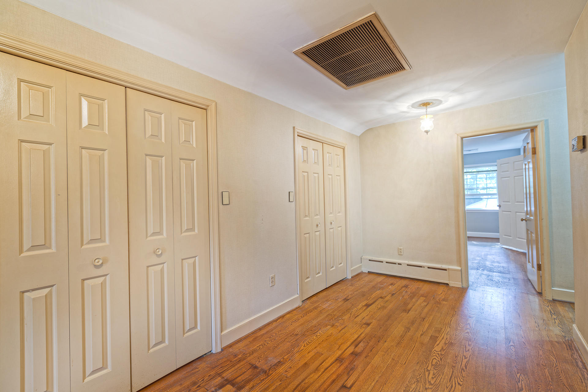 3434 West Ridge Circle Southwest Roanoke, VA 24014 - Photo 21 of 37 wooden floor in an empty room