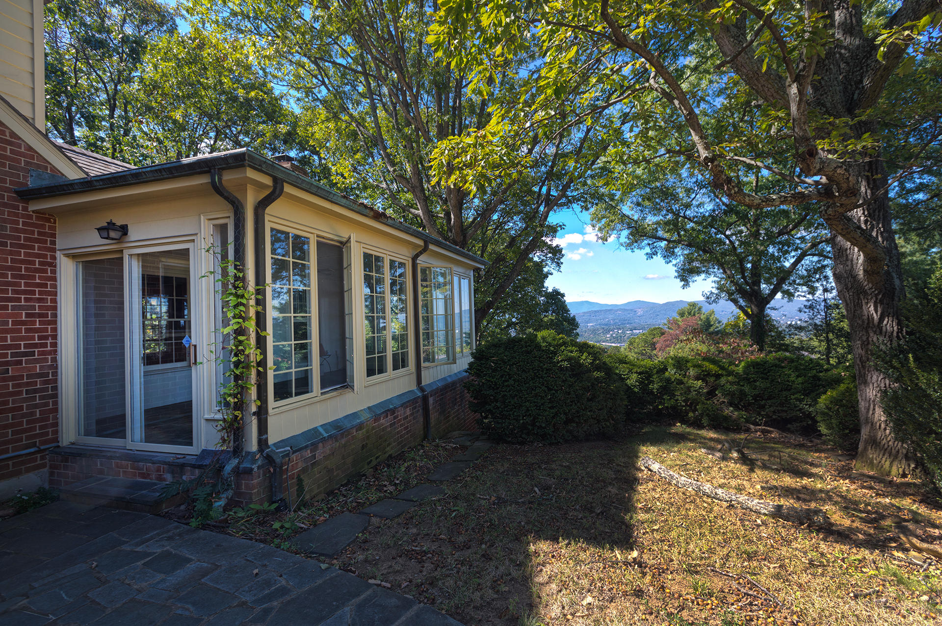 3434 West Ridge Circle Southwest Roanoke, VA 24014 - Photo 25 of 37 a view of a house with a yard