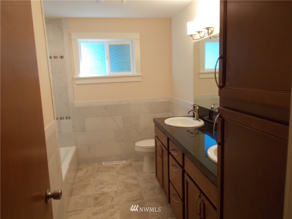 2188 Mitchell Road Southeast Port Orchard, WA 98366 - Photo 13 of 25 Gallery Image 13