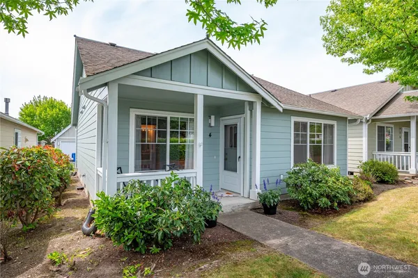 $339,000 | 161 West Whidbey Avenue, Unit 4, Oak Harbor, WA 98277