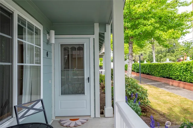 $369,000 | 161 West Whidbey Avenue, Unit 4, Oak Harbor, WA 98277