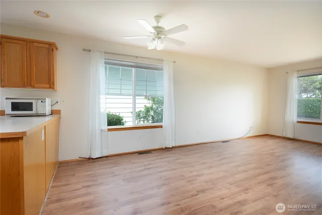 $369,000 | 161 West Whidbey Avenue, Unit 4, Oak Harbor, WA 98277