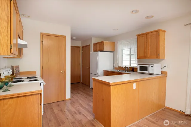 $369,000 | 161 West Whidbey Avenue, Unit 4, Oak Harbor, WA 98277