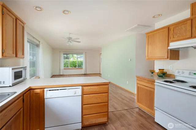 $369,000 | 161 West Whidbey Avenue, Unit 4, Oak Harbor, WA 98277