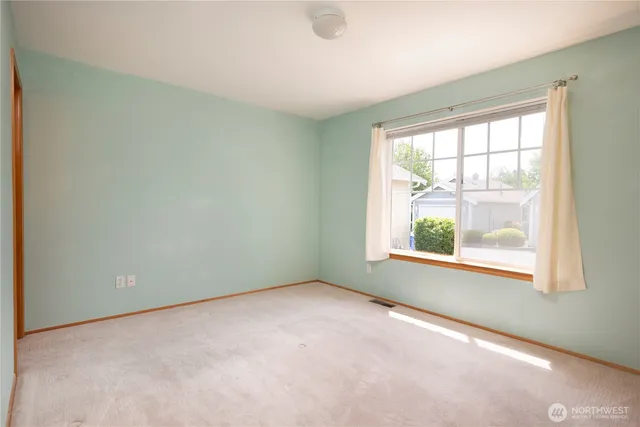 $369,000 | 161 West Whidbey Avenue, Unit 4, Oak Harbor, WA 98277