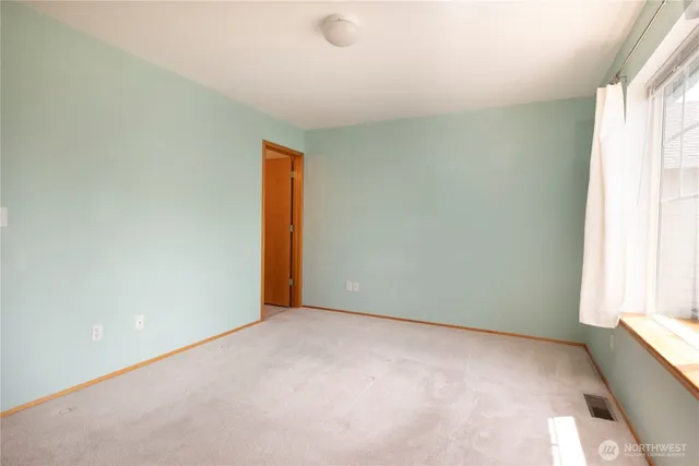 $369,000 | 161 West Whidbey Avenue, Unit 4, Oak Harbor, WA 98277