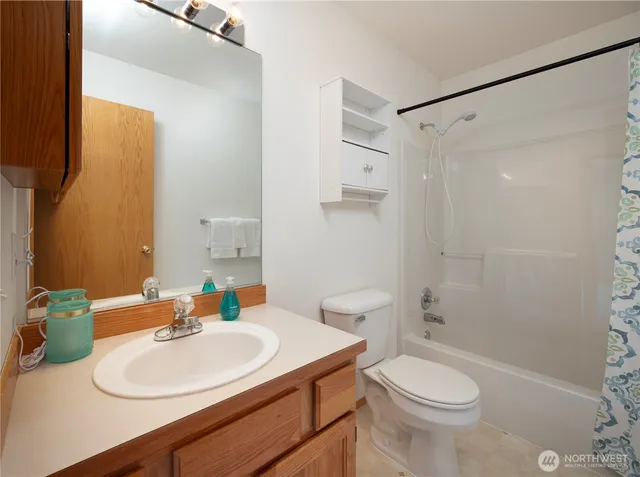 $369,000 | 161 West Whidbey Avenue, Unit 4, Oak Harbor, WA 98277